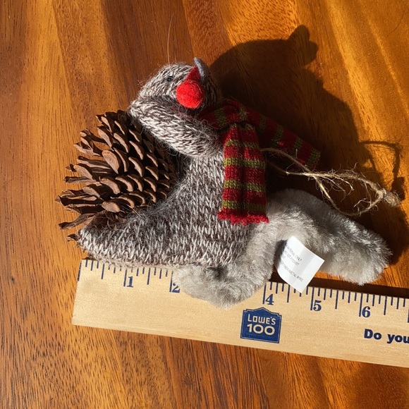 Pottery Barn Knitted Holiday Squirrel Holding a Real Pinecone Ornament🐿 - Picture 10 of 11